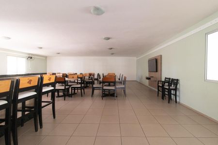 Apartamento para alugar com 48m², 2 quartos e 1 vaga Apartamento para alugar com 48m², 2 quartos e 1 vagaÁrea comum - Salão de festas
