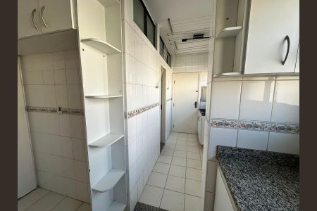 Cozinha de apartamento para alugar com 3 quartos, 100m² em Buritis, Belo Horizonte