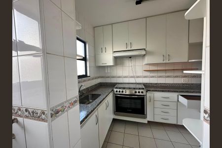 Cozinha de apartamento para alugar com 3 quartos, 100m² em Buritis, Belo Horizonte