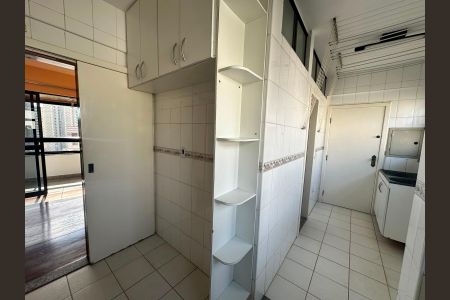 Cozinha de apartamento para alugar com 3 quartos, 100m² em Buritis, Belo Horizonte