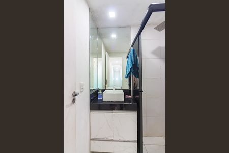 Banheiro  de apartamento à venda com 2 quartos, 48m² em Novo Osasco, Osasco