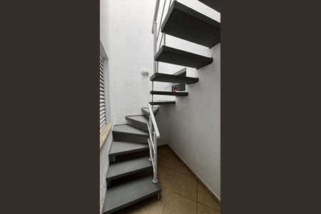 Escada Sótão de casa para alugar com 3 quartos, 120m² em Vila Helena, Santo André