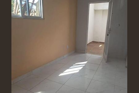 Quarto de kitnet/studio para alugar com 1 quarto, 96m² em Saracuruna, Duque de Caxias