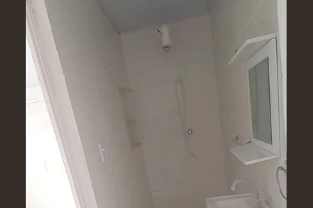 Banheiro de kitnet/studio para alugar com 1 quarto, 96m² em Saracuruna, Duque de Caxias