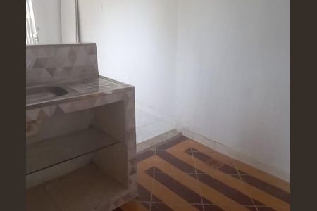 Cozinha de kitnet/studio para alugar com 1 quarto, 96m² em Saracuruna, Duque de Caxias