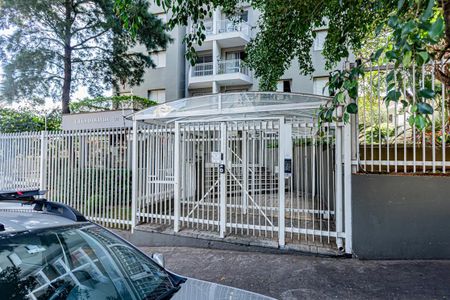 Apartamento para alugar com 56m², 2 quartos e 1 vaga Apartamento para alugar com 56m², 2 quartos e 1 vagaFachada