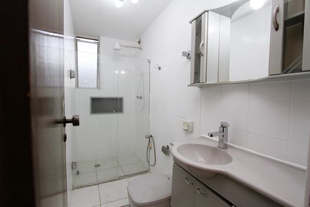 Banheiro Social de apartamento para alugar com 2 quartos, 77m² em Nova Suíça, Belo Horizonte