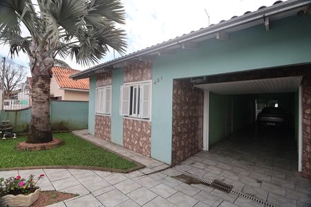 Área externa de casa para alugar com 3 quartos, 227m² em São Luís, Canoas