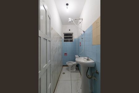 Banheiro de casa para alugar com 1 quarto, 21m² em Jardim Danfer, São Paulo