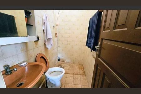 Casa à venda com 105m², 2 quartos e 10 vagas