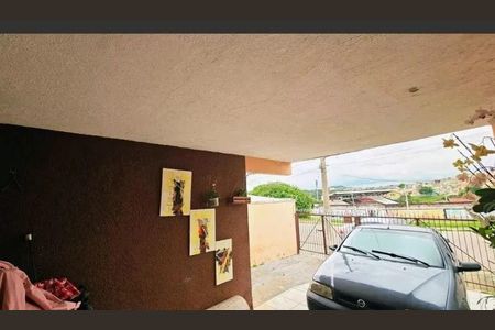 Casa à venda com 105m², 2 quartos e 10 vagas