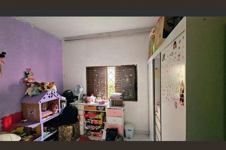 Casa à venda com 105m², 2 quartos e 10 vagas
