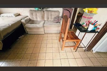 Casa à venda com 105m², 2 quartos e 10 vagas