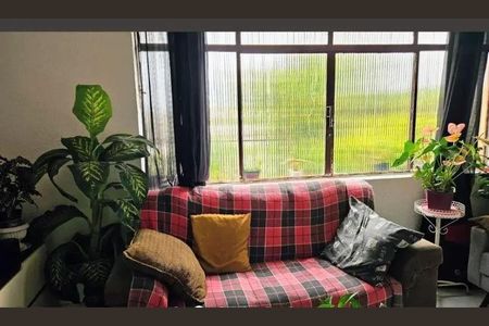 Casa à venda com 105m², 2 quartos e 10 vagas