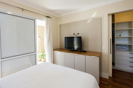 Apartamento à venda com 2 quartos, 117m² em Santo Amaro, São Paulo