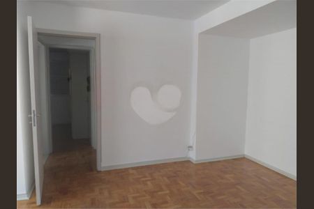 Apartamento à venda com 77m², 2 quartos e 1 vaga