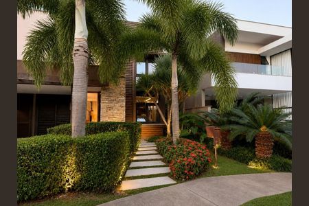 Casa de condomínio à venda com 273m², 3 quartos e 4 vagas
