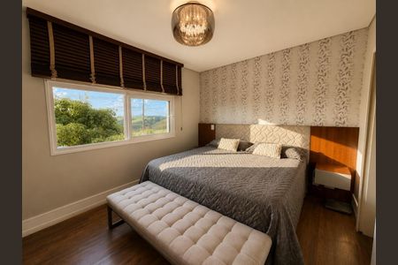 Casa de condomínio à venda com 273m², 3 quartos e 4 vagas