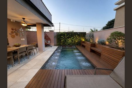 Casa de condomínio à venda com 273m², 3 quartos e 4 vagas