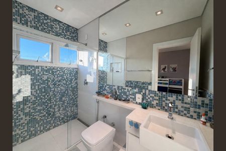 Casa de condomínio à venda com 273m², 3 quartos e 4 vagas