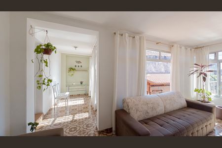 Sala de casa à venda com 3 quartos, 113m² em Jardim Eliane, São Paulo