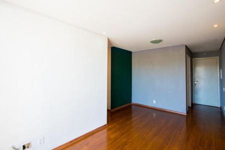 Sala de apartamento para alugar com 3 quartos, 65m² em Jardim Santo André, Santo André