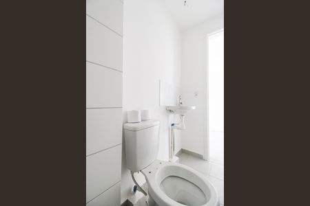 Banheiro de apartamento à venda com 1 quarto, 54m² em Jardim Maria Helena, Barueri