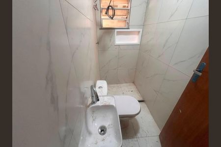 Banheiro de apartamento para alugar com 2 quartos, 58m² em Quintino Bocaiúva, Rio de Janeiro