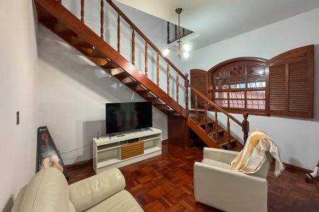 Casa para alugar com 3 quartos, 360m² em Fernão Dias, Belo Horizonte