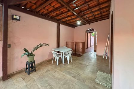 Casa para alugar com 3 quartos, 360m² em Fernão Dias, Belo Horizonte