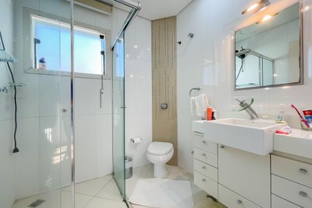 Banheiro da Suíte 2 de casa à venda com 3 quartos, 490m² em Adalgisa, São Paulo