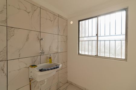 Casa para alugar com 51m², 2 quartos e 1 vaga Casa para alugar com 51m², 2 quartos e 1 vagaCozinha e Área de Serviço