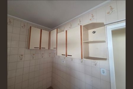 Cozinha de apartamento à venda com 2 quartos, 55m² em Vila Hamburguesa, São Paulo
