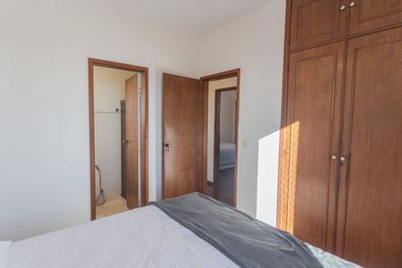 Suíte de apartamento à venda com 3 quartos, 90m² em Santa Efigênia, Belo Horizonte