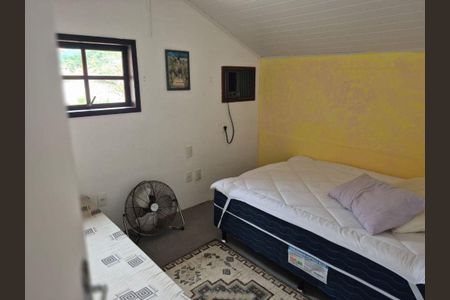 Casa à venda com 200m², 3 quartos e 2 vagas