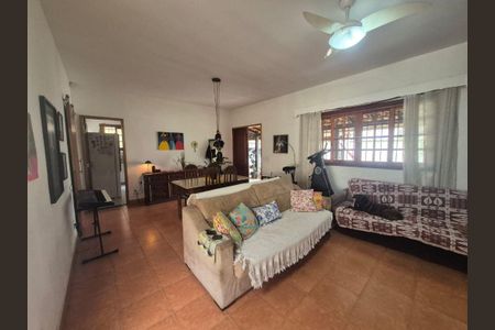 Casa à venda com 3 quartos, 200m² em Piratininga, Niterói