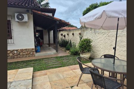 Casa à venda com 3 quartos, 200m² em Piratininga, Niterói
