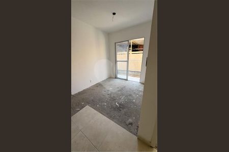 Apartamento à venda com 2 quartos, 38m² em Vila Carmosina, São Paulo