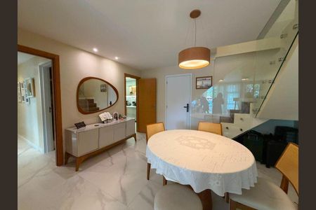Apartamento à venda com 220m², 3 quartos e 3 vagas