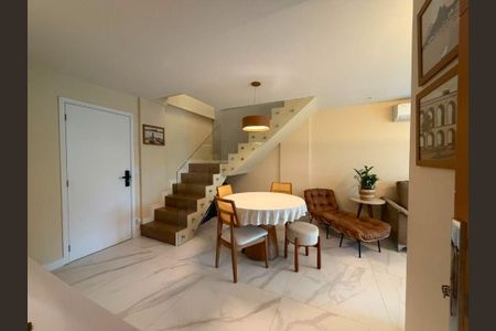 Apartamento à venda com 220m², 3 quartos e 3 vagas