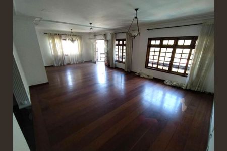 Casa para alugar com 5 quartos, 425m² em Barro Branco (Zona Norte), São Paulo