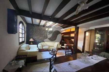 Casa à venda com 3 quartos, 189m² em Piratininga, Niterói