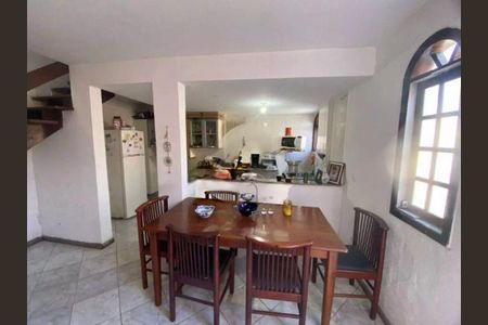 Casa à venda com 3 quartos, 189m² em Piratininga, Niterói