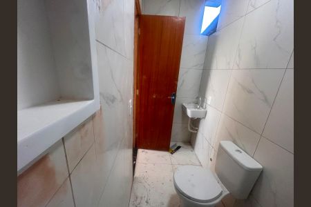 Banheiro de apartamento para alugar com 2 quartos, 50m² em Quintino Bocaiúva, Rio de Janeiro