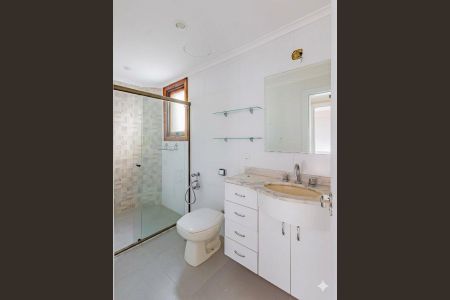 Banheiro da Suíte de apartamento para alugar com 3 quartos, 234m² em Tristeza, Porto Alegre