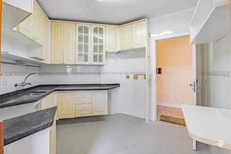 Apartamento para alugar com 234m², 3 quartos e 2 vagas Apartamento para alugar com 234m², 3 quartos e 2 vagasCozinha