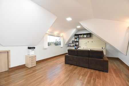 Casa de condomínio à venda com 220m², 3 quartos e 2 vagasÁtico