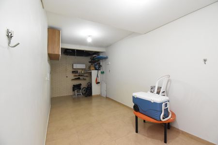 Casa de condomínio à venda com 220m², 3 quartos e 2 vagasÁrea de Serviço