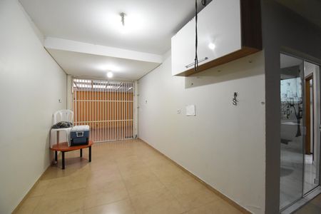 Casa de condomínio à venda com 220m², 3 quartos e 2 vagasÁrea de Serviço
