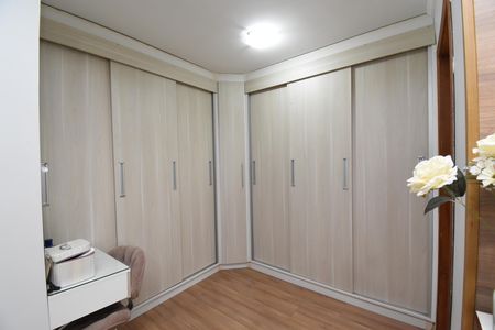 Casa de condomínio à venda com 220m², 3 quartos e 2 vagasSuíte